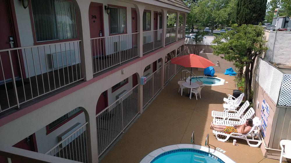 Econo Lodge Gilroy Exterior photo