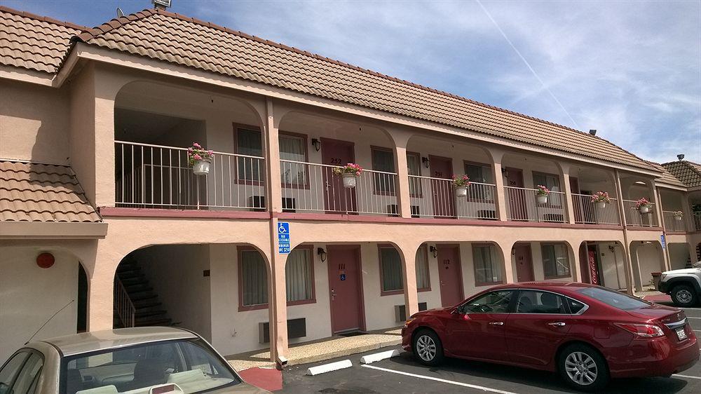 Econo Lodge Gilroy Exterior photo